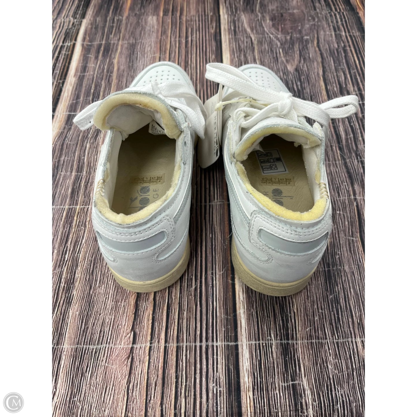 Shoes Sneakers By Cmb In White, Size: 6.5