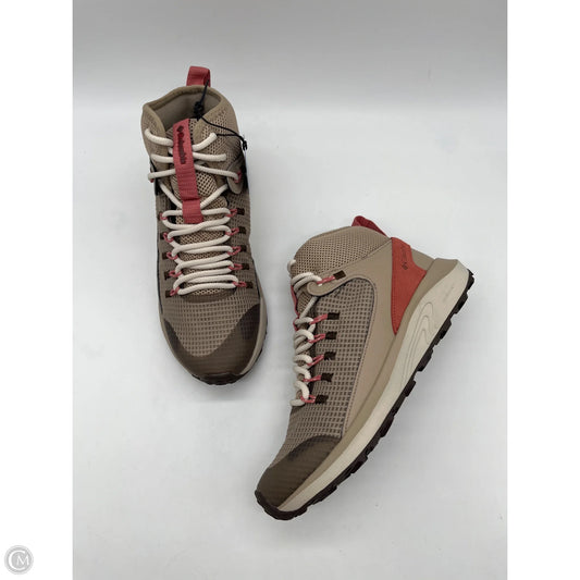 Shoes Hiking By Columbia In Tan, Size: 8