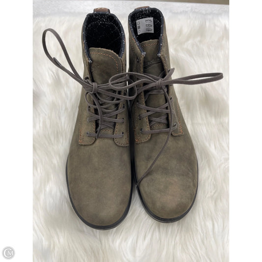 Boots Ankle Flats By Cma In Grey, Size: 9