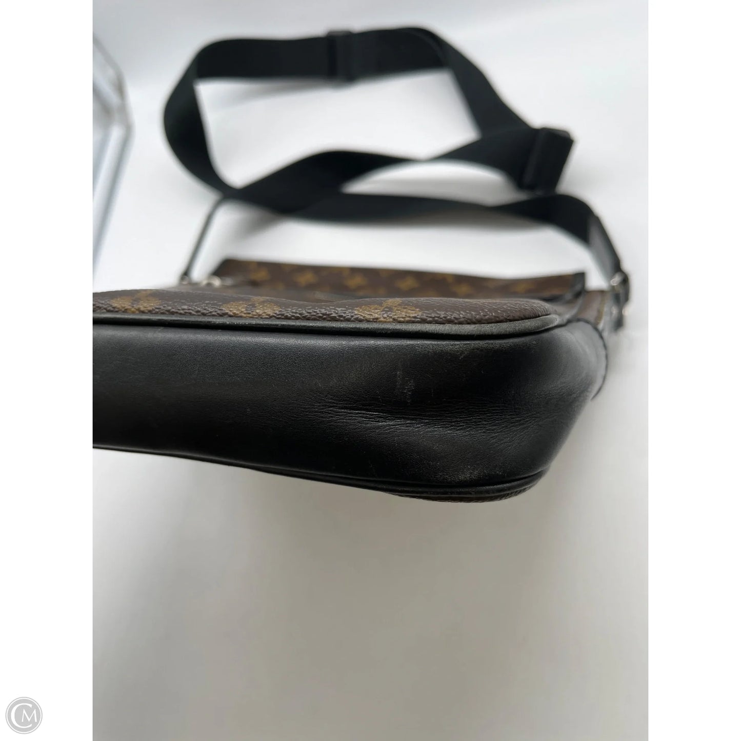Handbag Luxury Designer By Louis Vuitton, Size: Medium