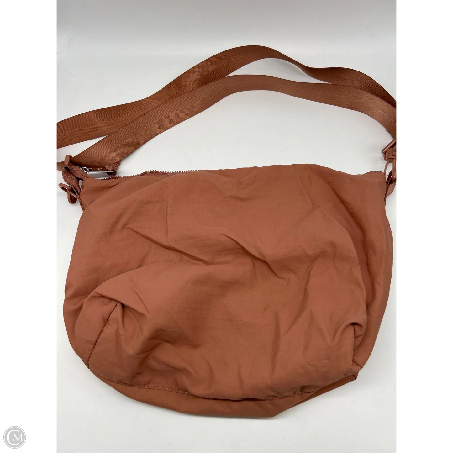 Handbag By Bearpaw, Size: Medium