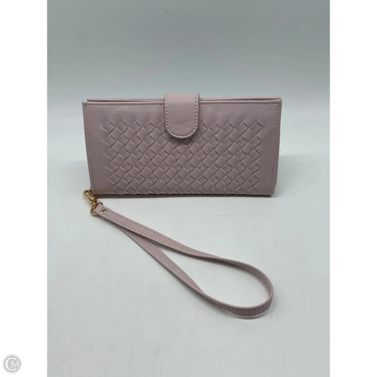 Wristlet By Clothes Mentor, Size: Large