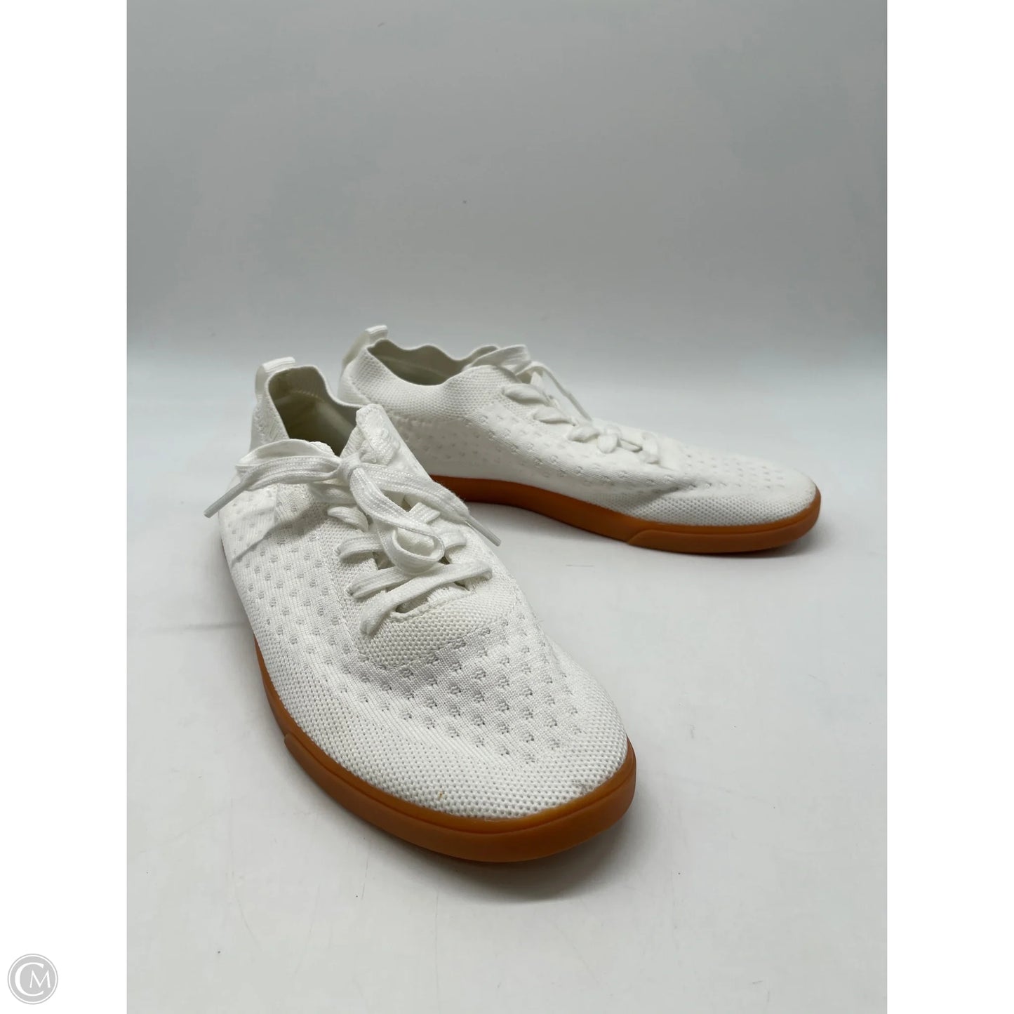 Shoes Sneakers By Clothes Mentor In White, Size: 6.5