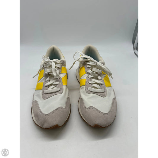 Shoes Sneakers By New Balance In Cream, Size: 10
