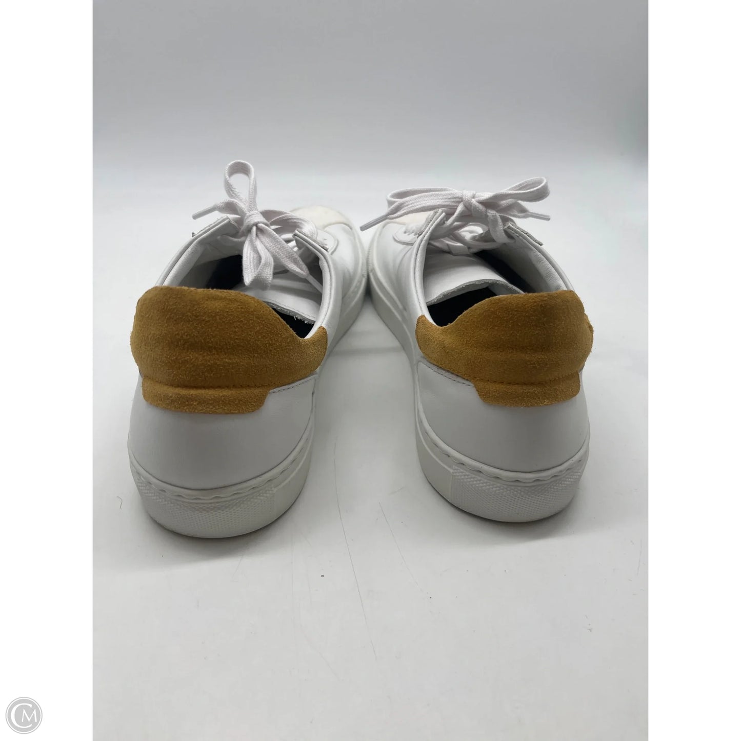 Shoes Sneakers By Clothes Mentor In White, Size: 10
