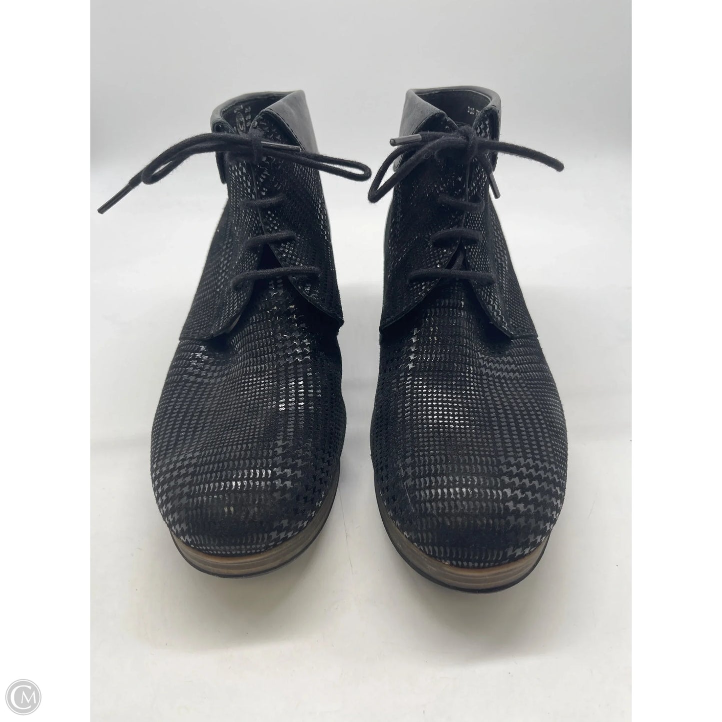 Boots Ankle Heels By Clothes Mentor In Black, Size: 9.5