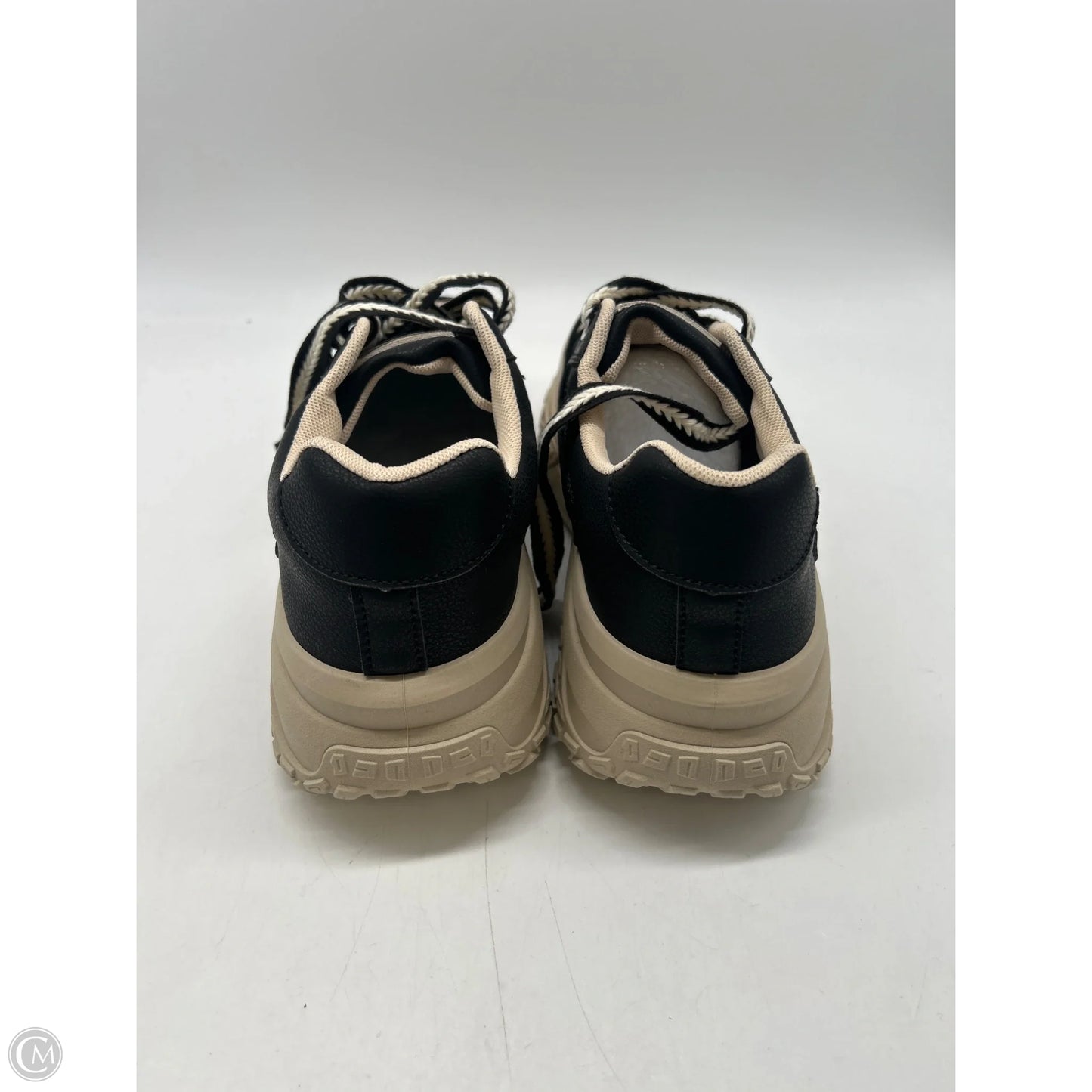 Shoes Sneakers By Clothes Mentor In Black & Tan, Size: 8.5