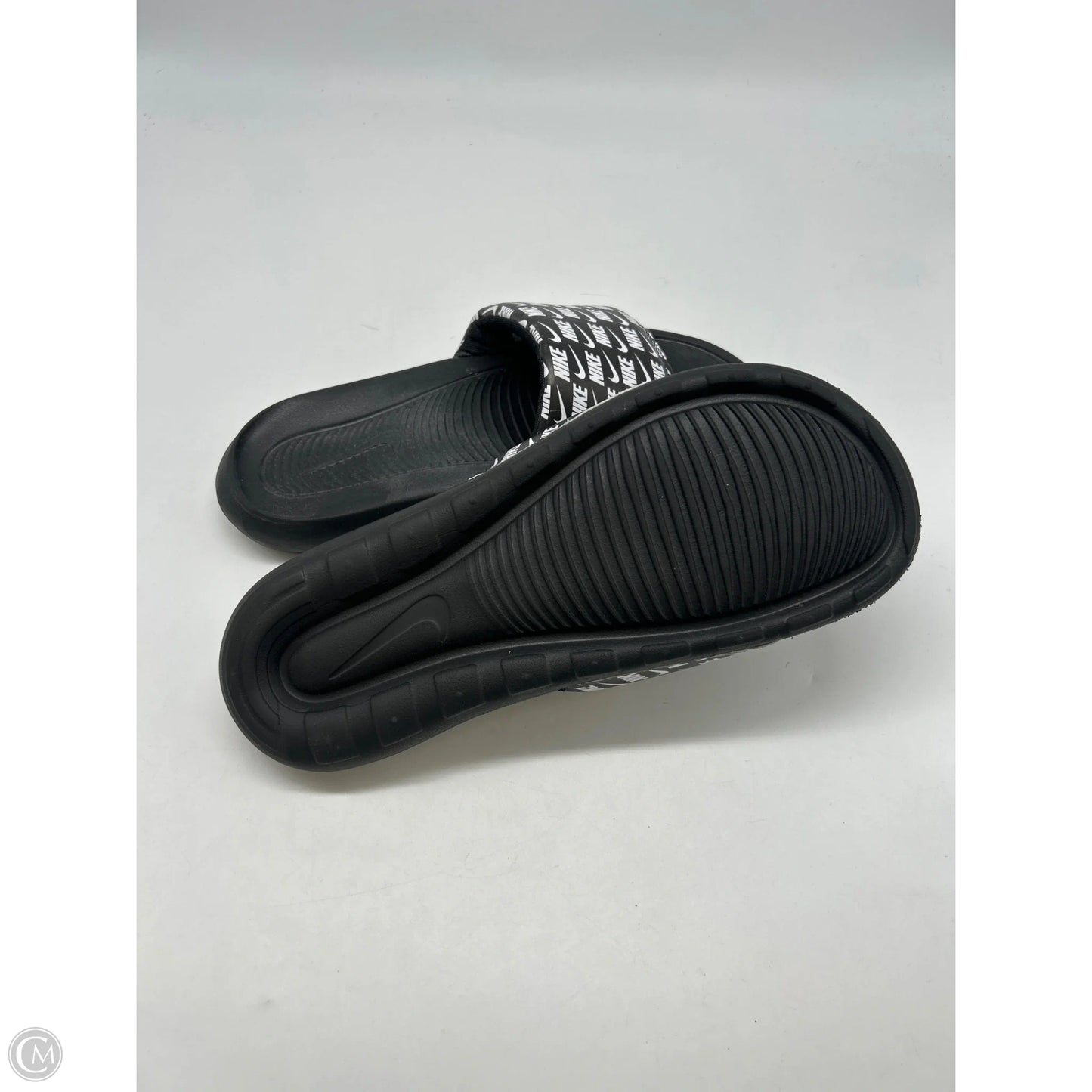 Sandals Flats By Nike In Black, Size: 7