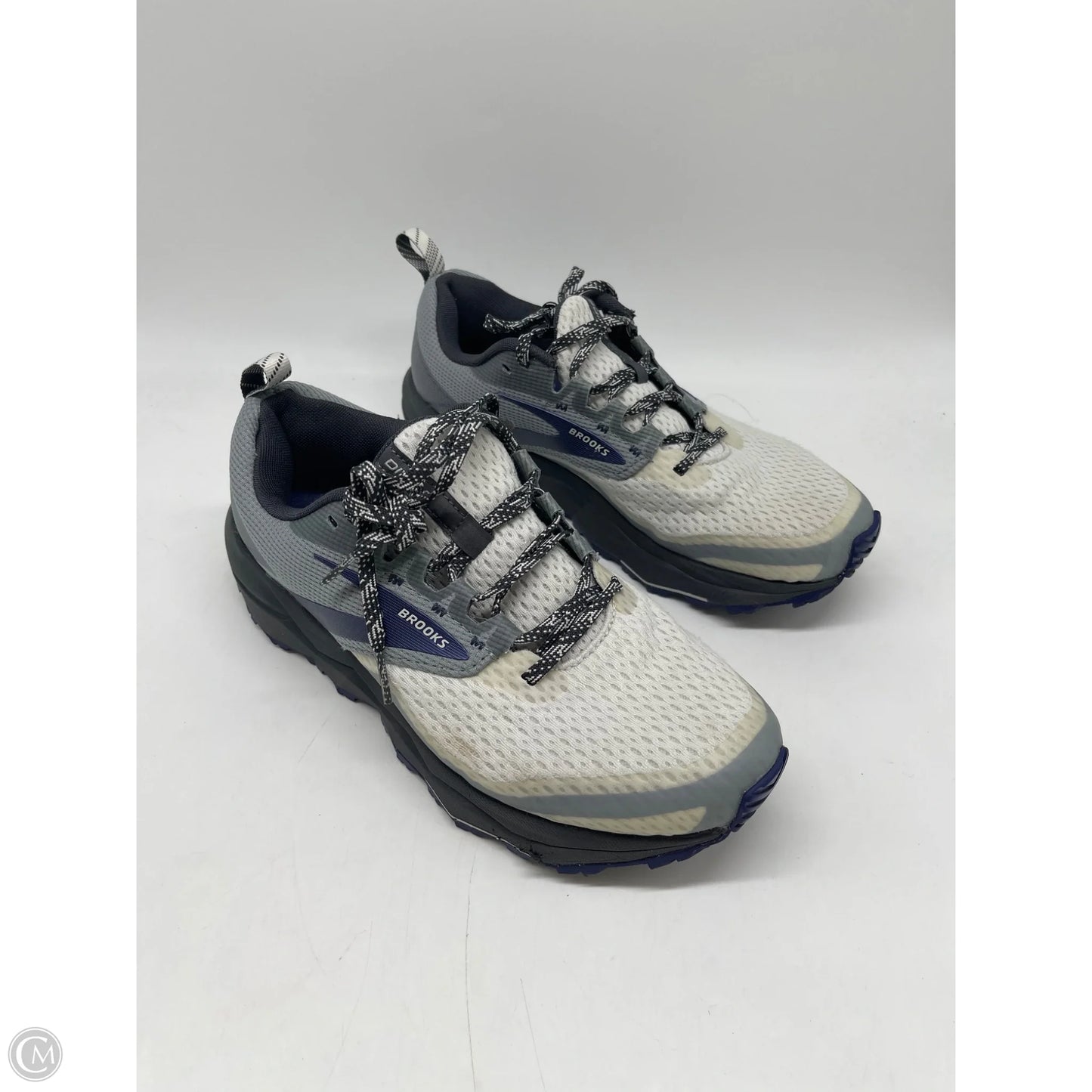 Shoes Athletic By Brooks In White, Size: 8.5