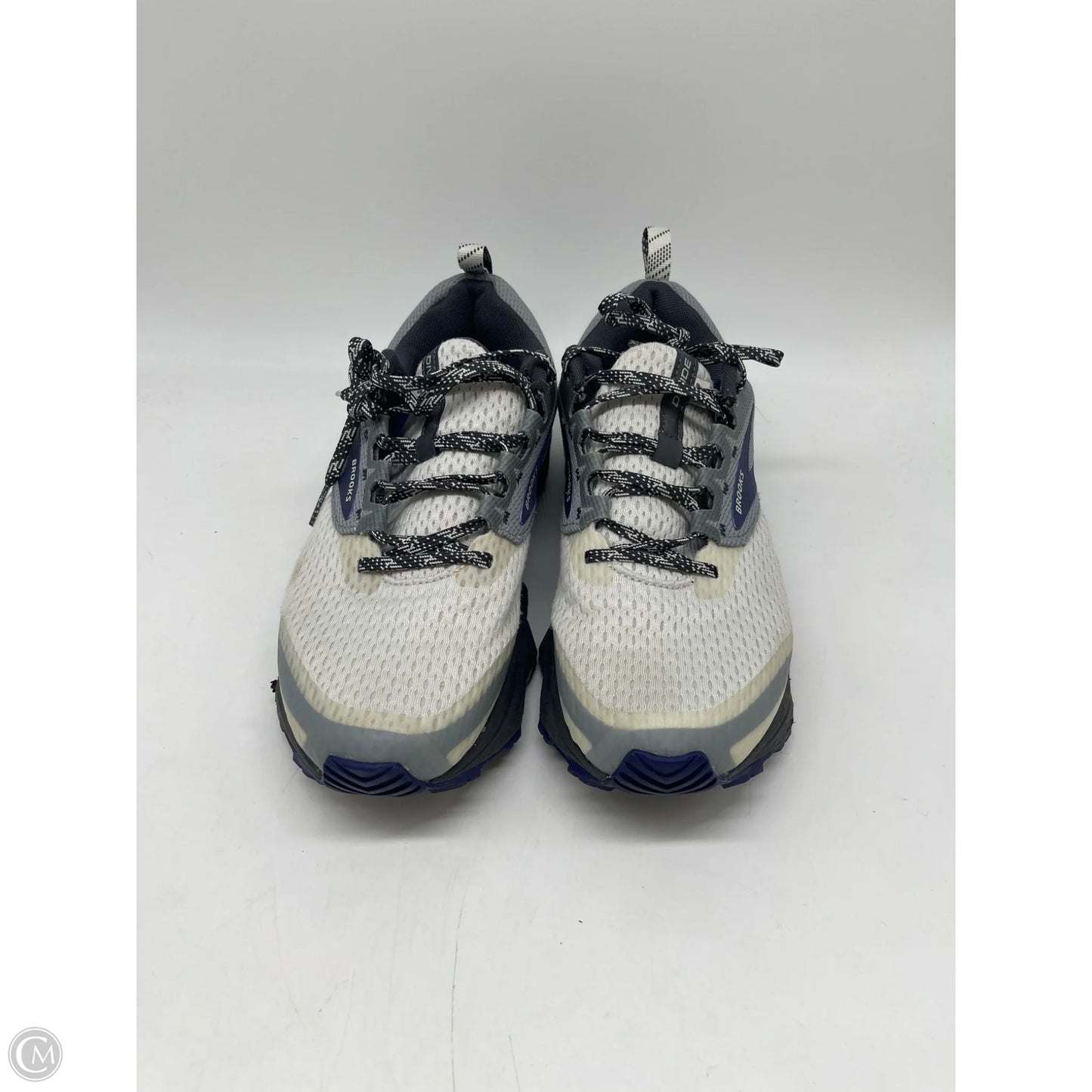 Shoes Athletic By Brooks In White, Size: 8.5