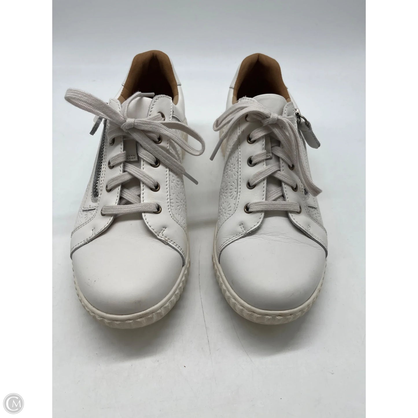 Shoes Sneakers By Clarks In White, Size: 8