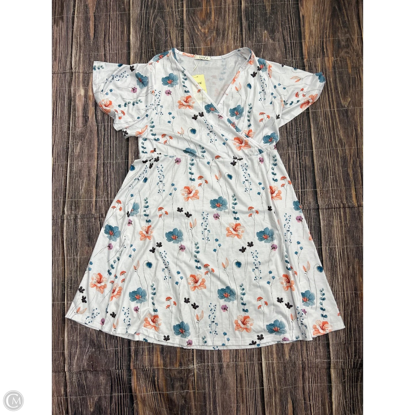 Dress Casual Short By Clothes Mentor In White, Size: Xl