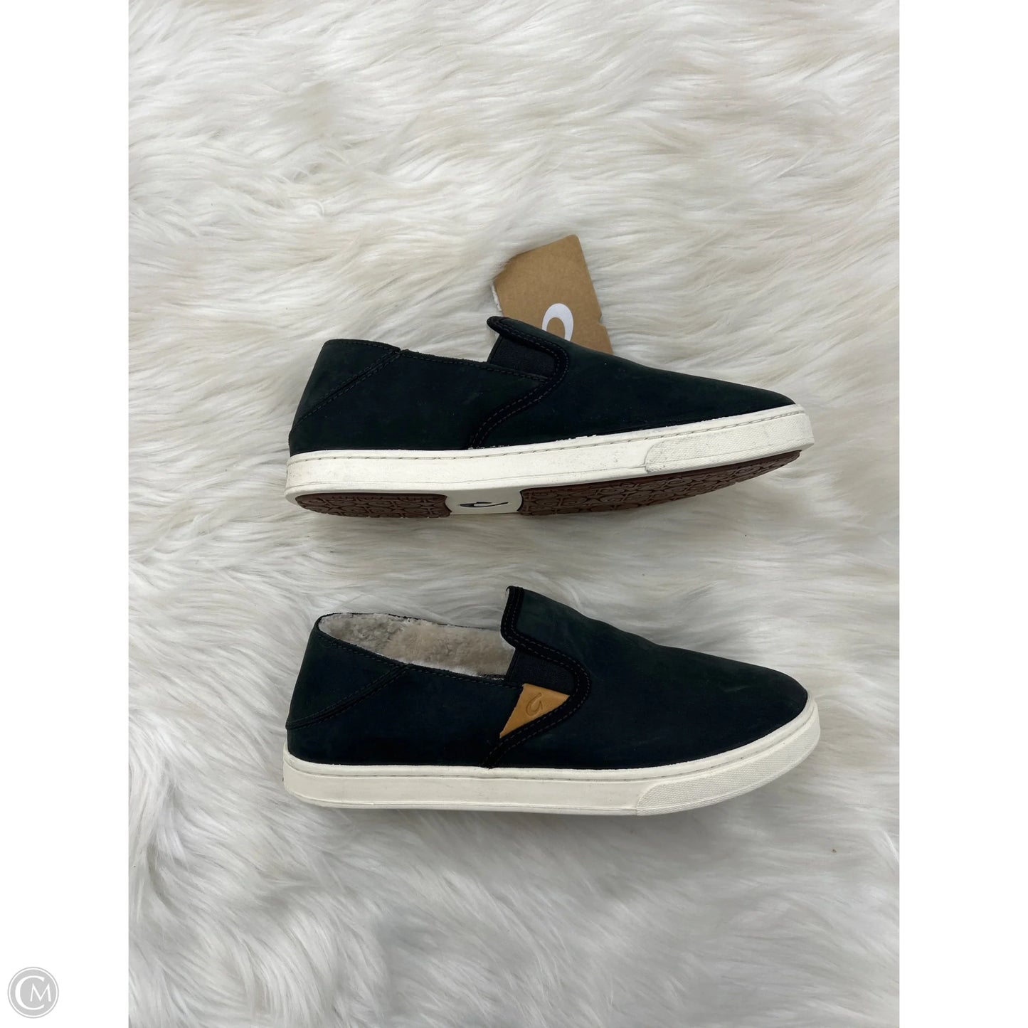 Shoes Sneakers By Olukai In Black, Size: 6