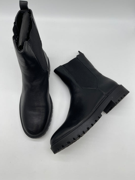 Boots Ankle Flats By Banana Republic In Black, Size: 9