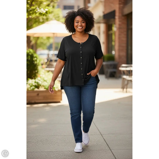 Top Short Sleeve By Cato In Black, Size: 2x