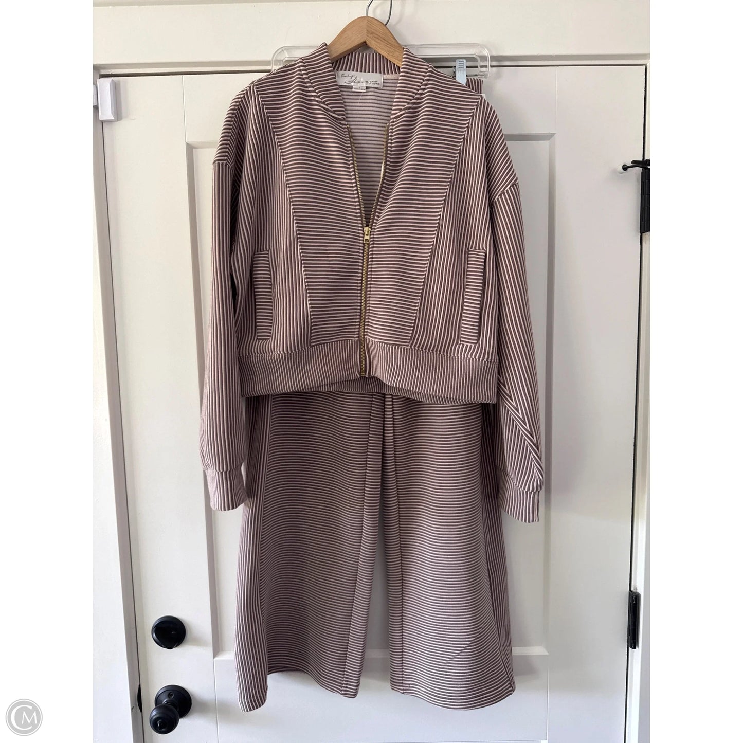 Sweatshirt Collar By Vintage Havana In Tan, Size: S