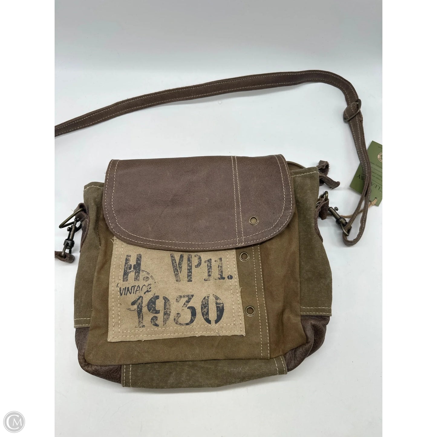 Crossbody By Clothes Mentor, Size: Medium