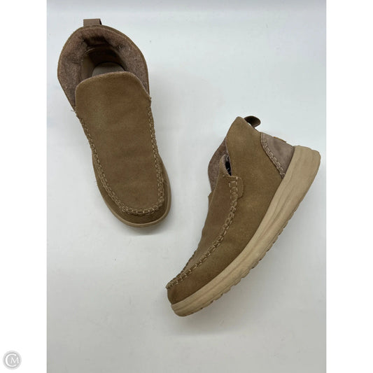 Shoes Flats By Hey Dude In Tan, Size: 9