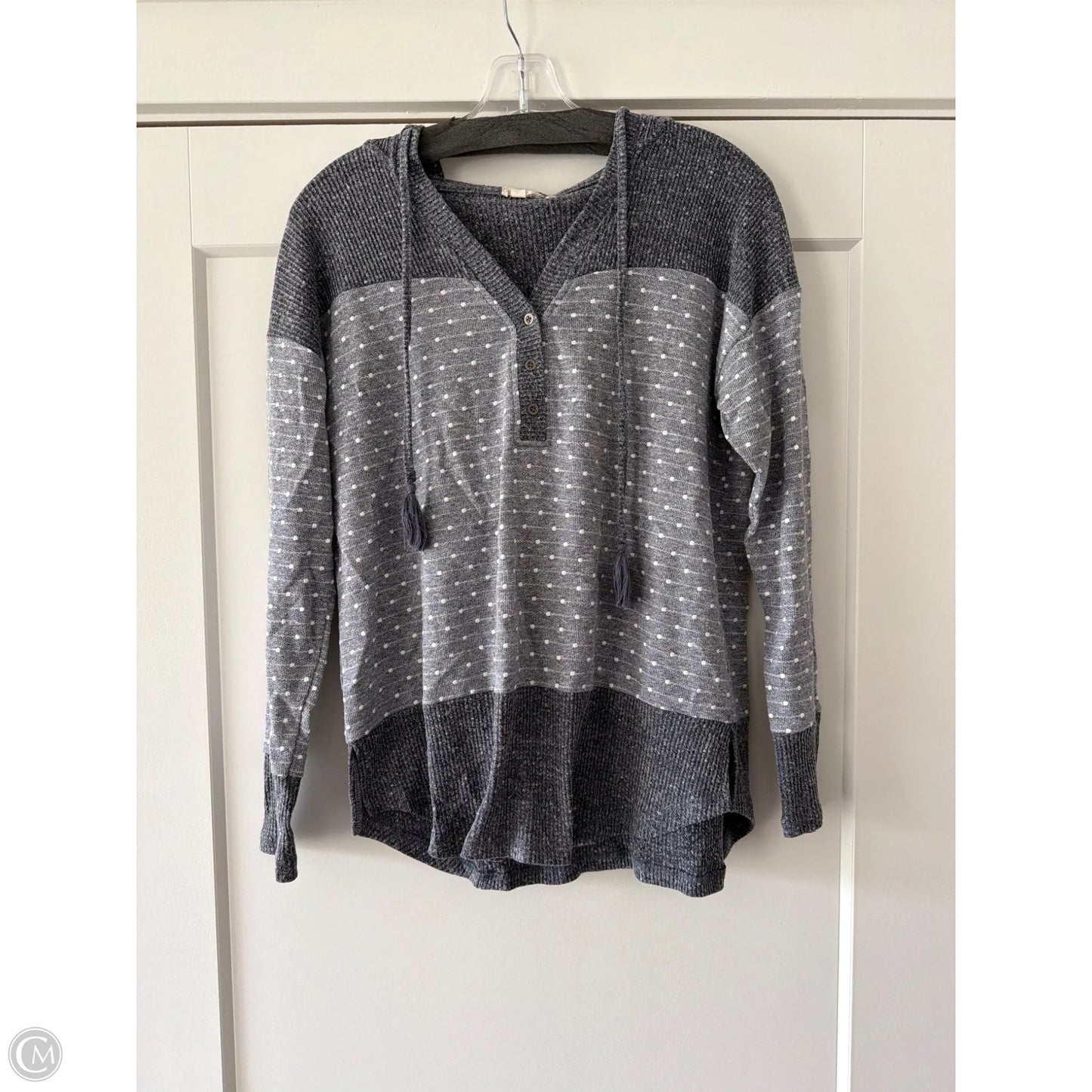 Top Long Sleeve By Hem & Thread In Grey, Size: S