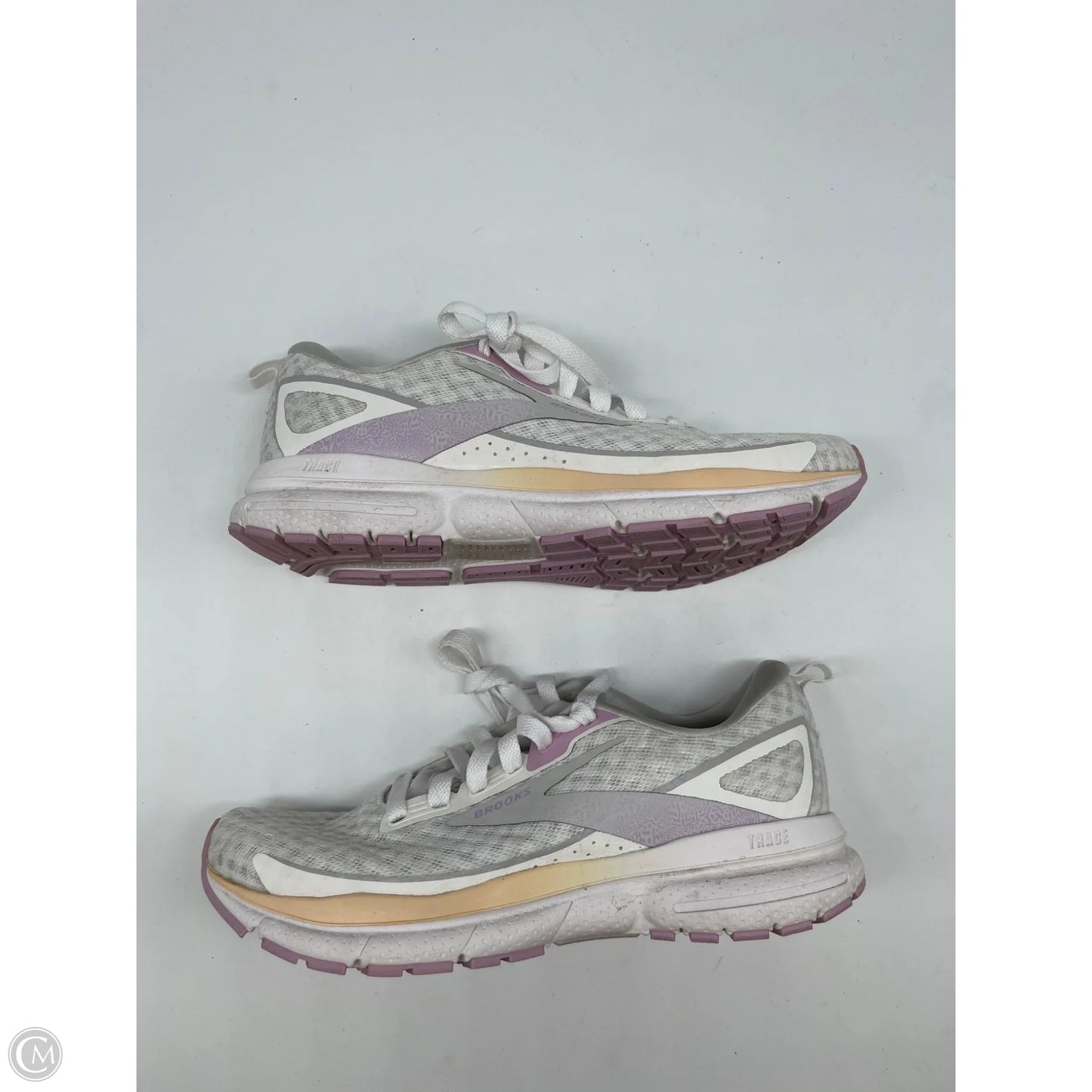 Shoes Athletic By Brooks In White, Size: 6.5