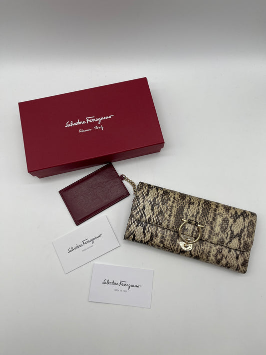 Wallet Luxury Designer By Ferragamo  Size: Medium