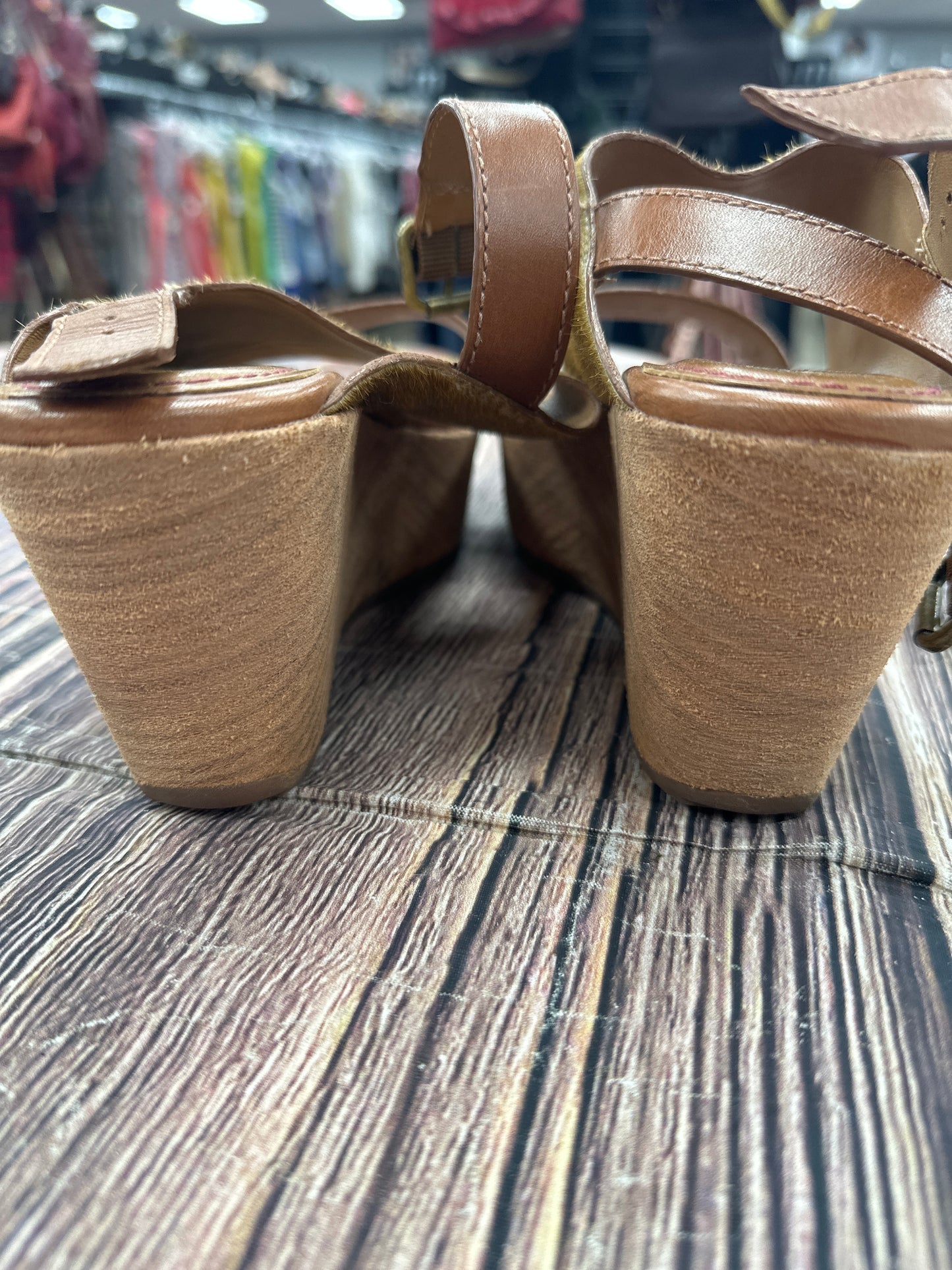 Sandals Heels Wedge By Cma  Size: 7.5