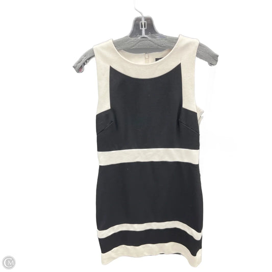 Dress Casual Short By White House Black Market In Black & White, Size: 6