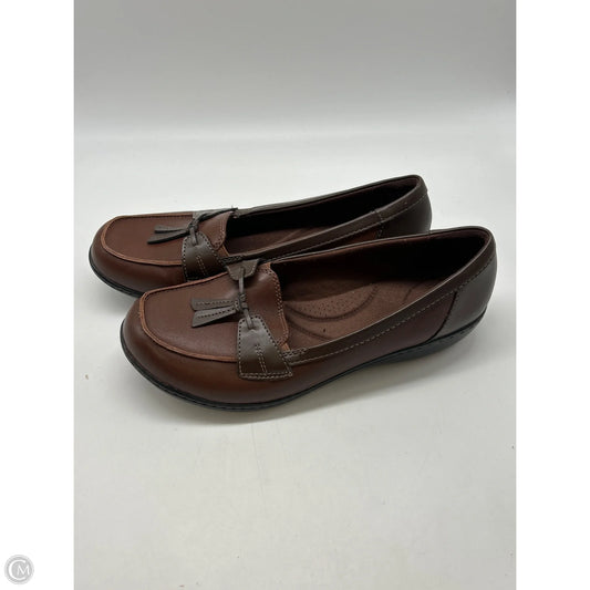Shoes Flats By Clarks In Brown, Size: 11