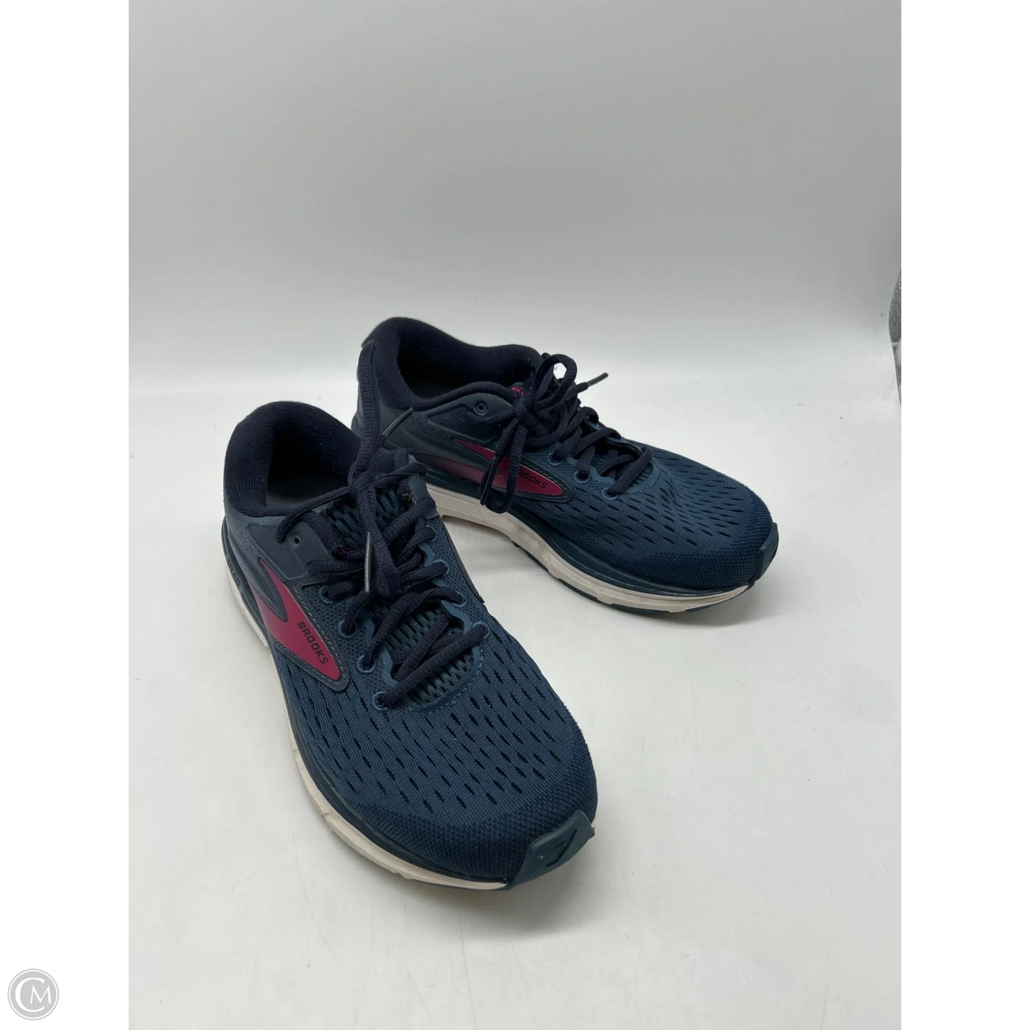 Shoes Athletic By Brooks In Grey, Size: 7.5