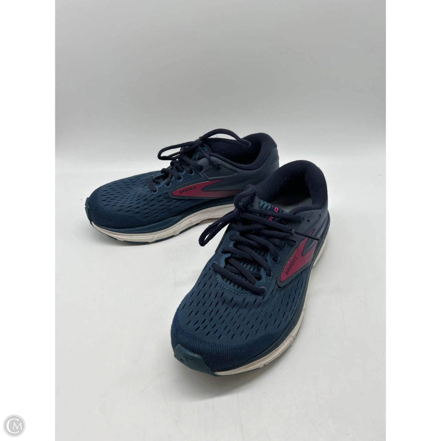 Shoes Athletic By Brooks In Grey, Size: 7.5