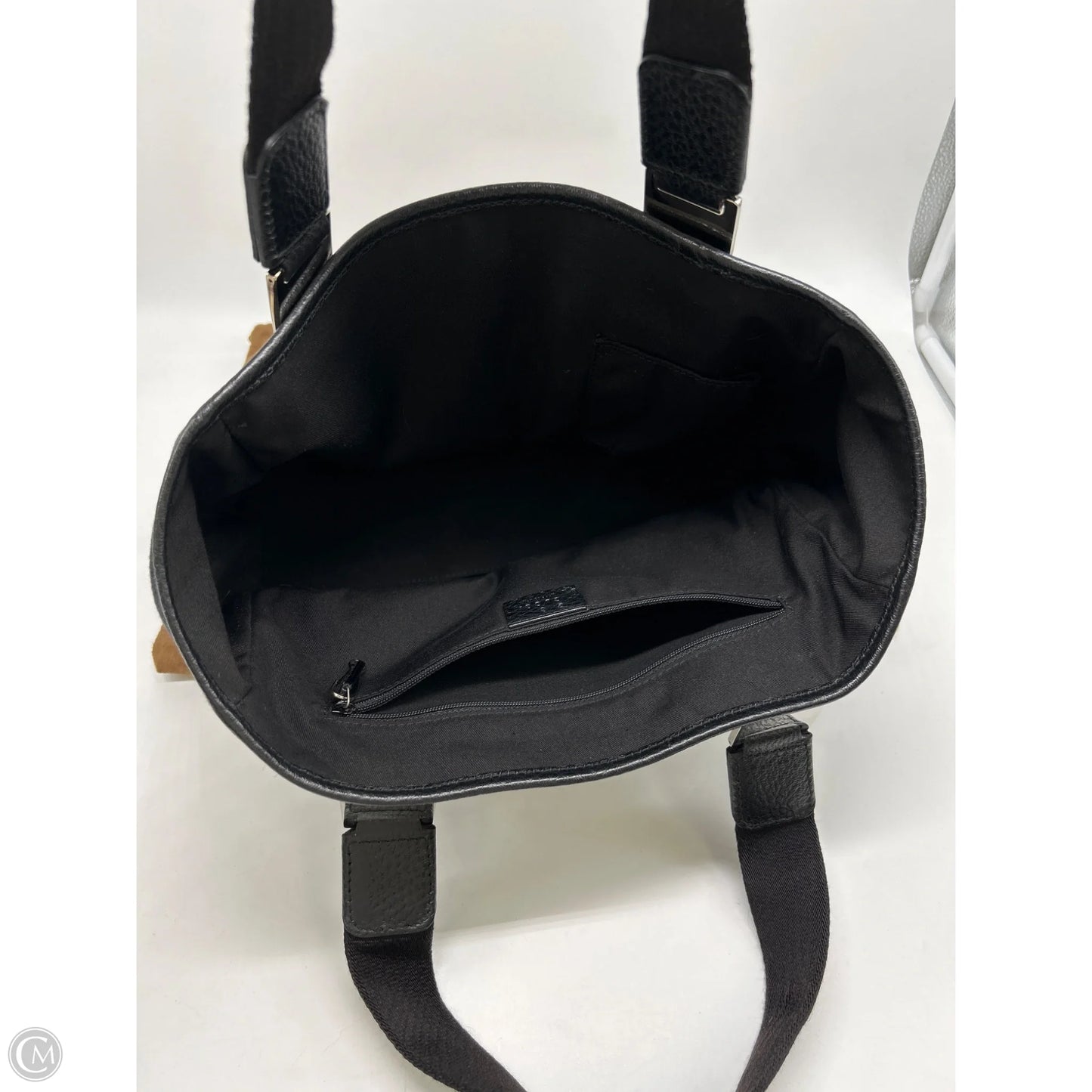 Handbag Luxury Designer By Gucci, Size: Medium