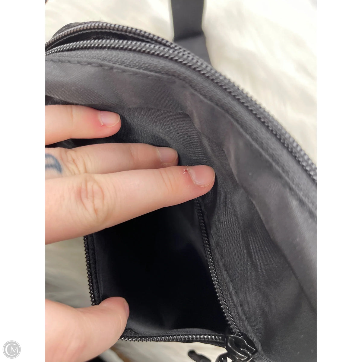 Handbag By Clothes Mentor, Size: Medium
