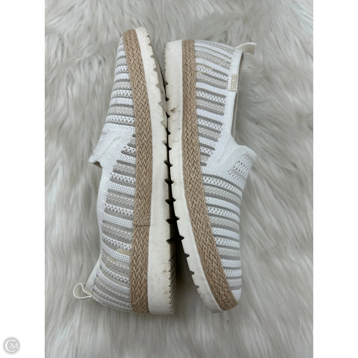 Shoes Flats By Bobs In White, Size: 8