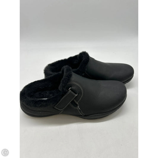 Shoes Flats By Clarks In Black, Size: 8