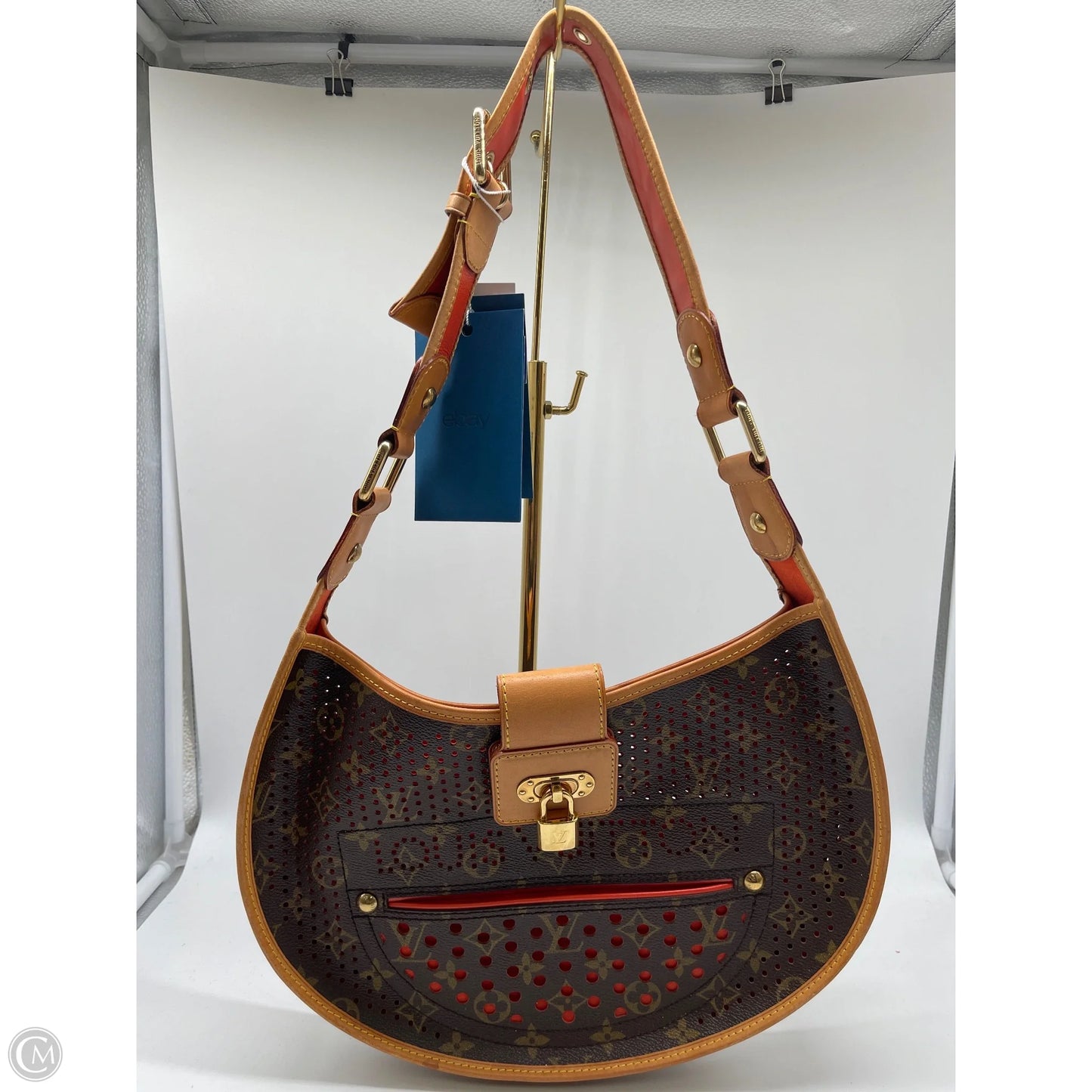 Handbag Luxury Designer By Louis Vuitton, Size: Medium