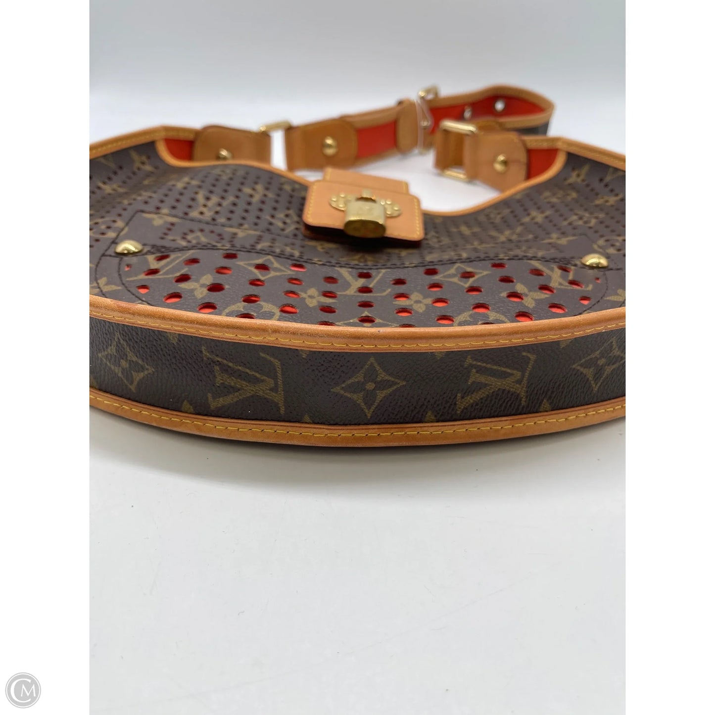 Handbag Luxury Designer By Louis Vuitton, Size: Medium