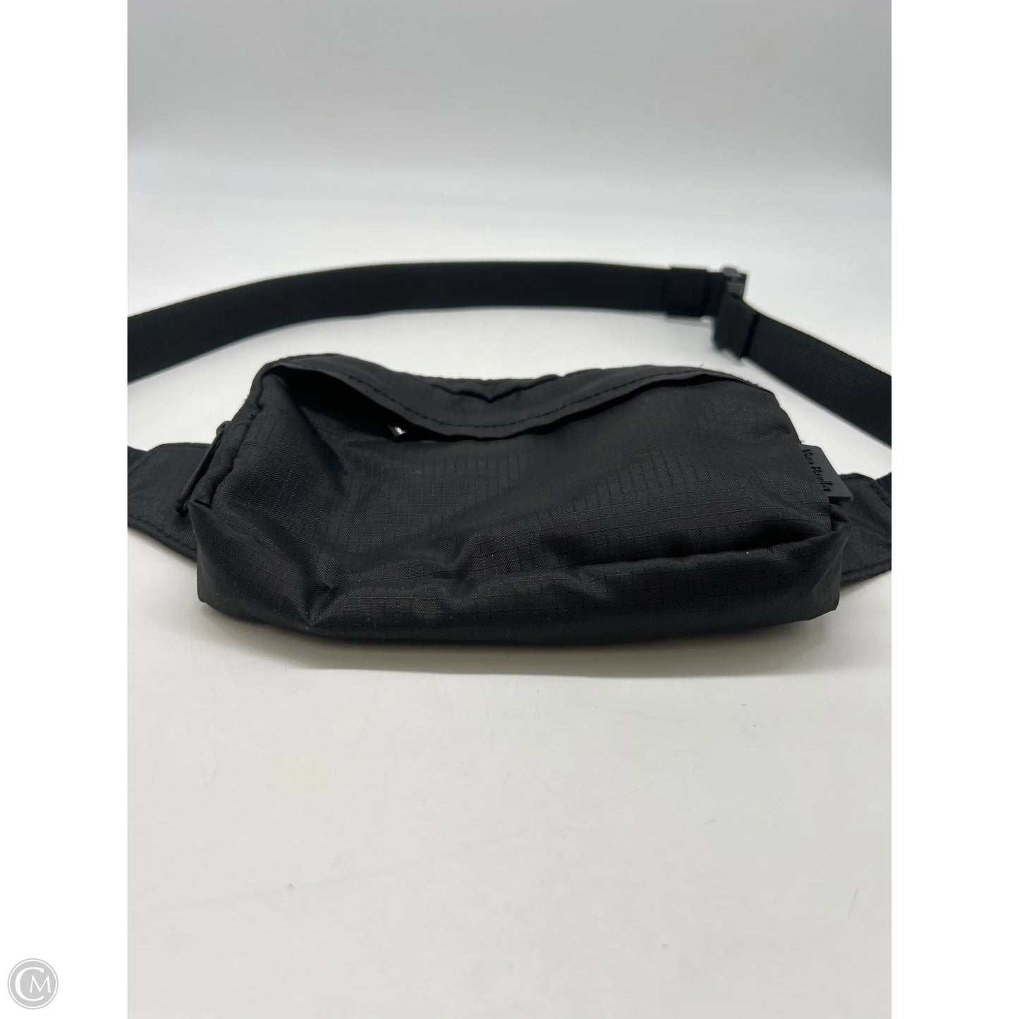 Belt Bag By Vera Bradley, Size: Small