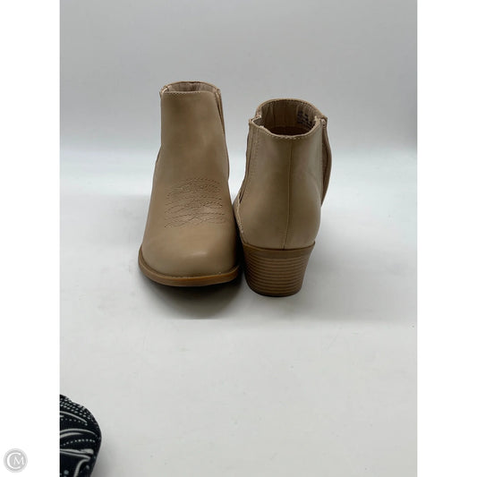 Boots Ankle Heels By Frye And Co In Tan, Size: 9