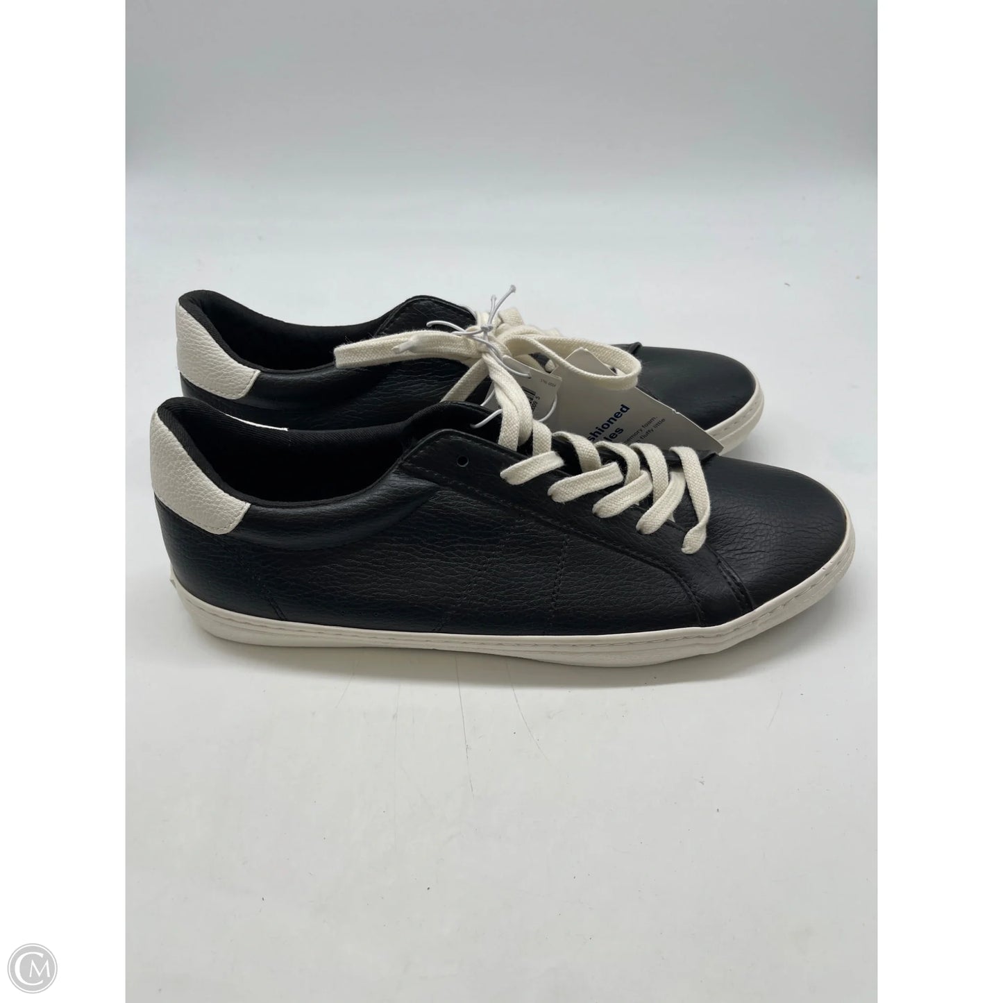 Shoes Sneakers By Old Navy In Black, Size: 9
