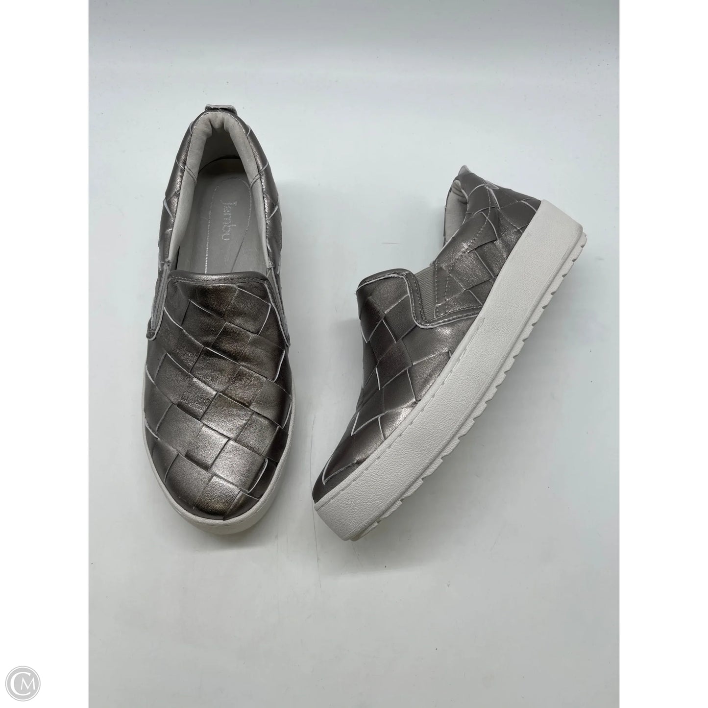 Shoes Flats By Jambu In Silver, Size: 8.5