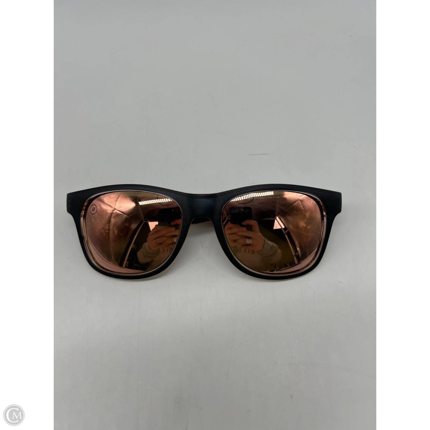 Sunglasses By Clothes Mentor, Size: Medium