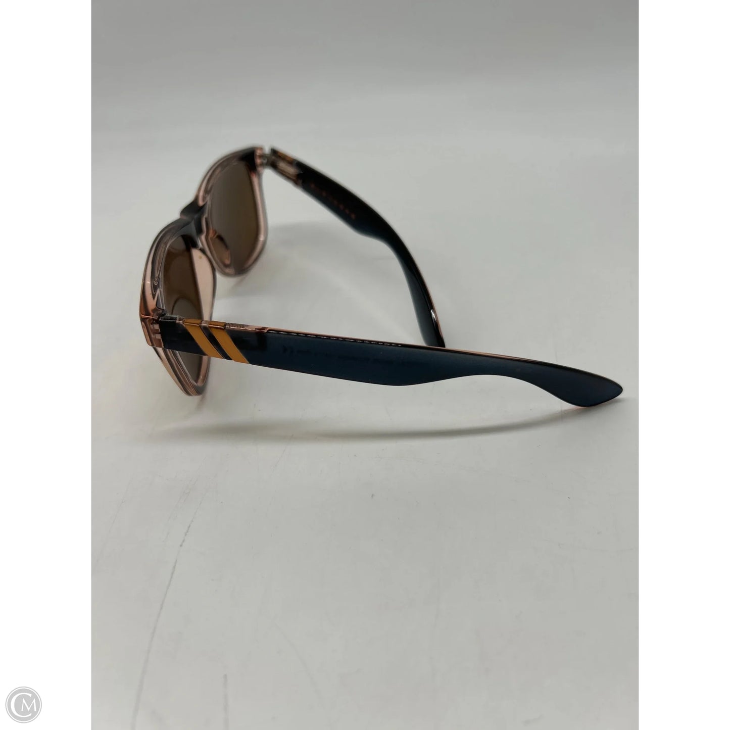 Sunglasses By Clothes Mentor, Size: Medium
