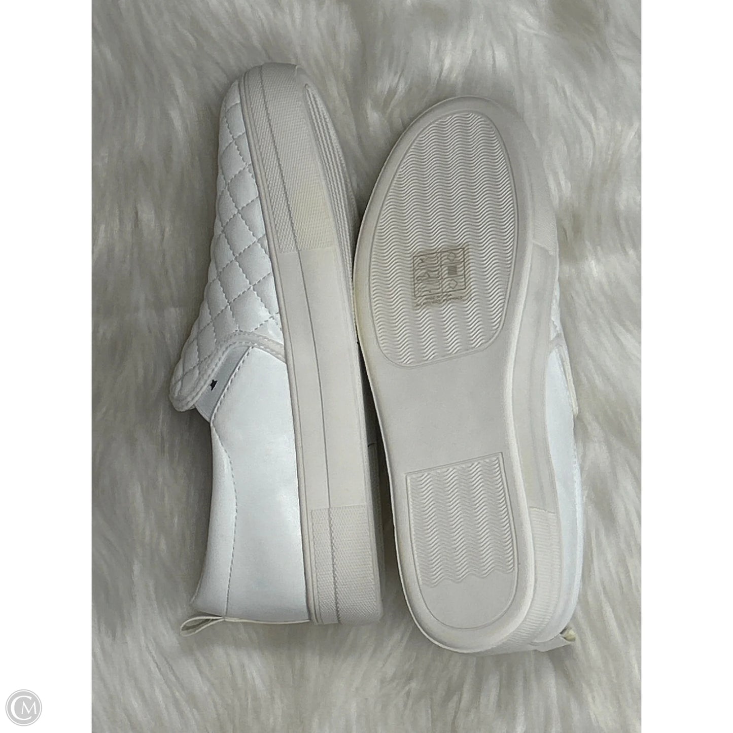 Shoes Sneakers By Clothes Mentor In White, Size: 8.5