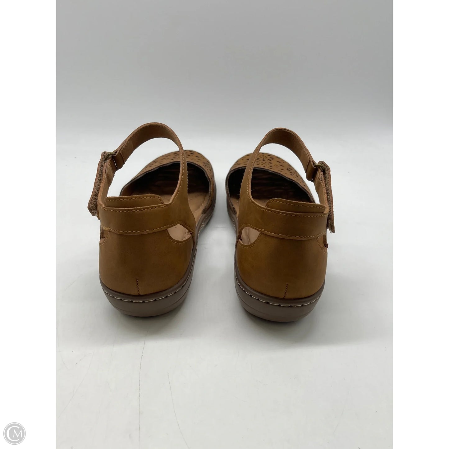 Sandals Flats By Clothes Mentor In Brown, Size: 8.5