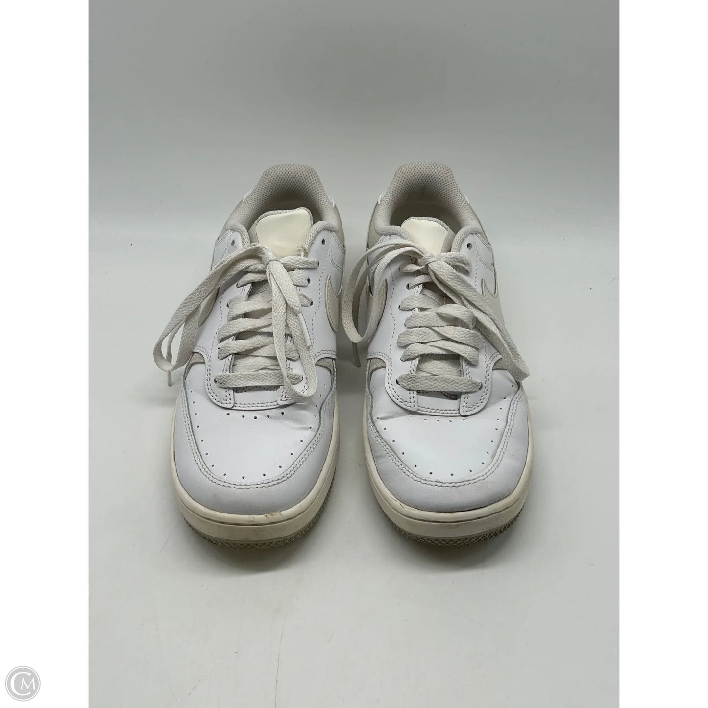Shoes Sneakers By Nike In White, Size: 8.5