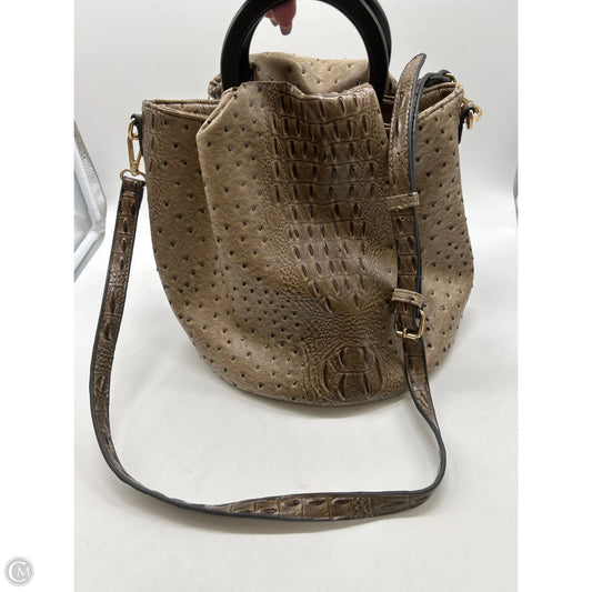 Crossbody By Clothes Mentor, Size: Large