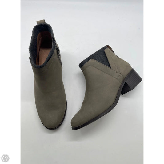 Boots Ankle Heels By Vionic In Green, Size: 7