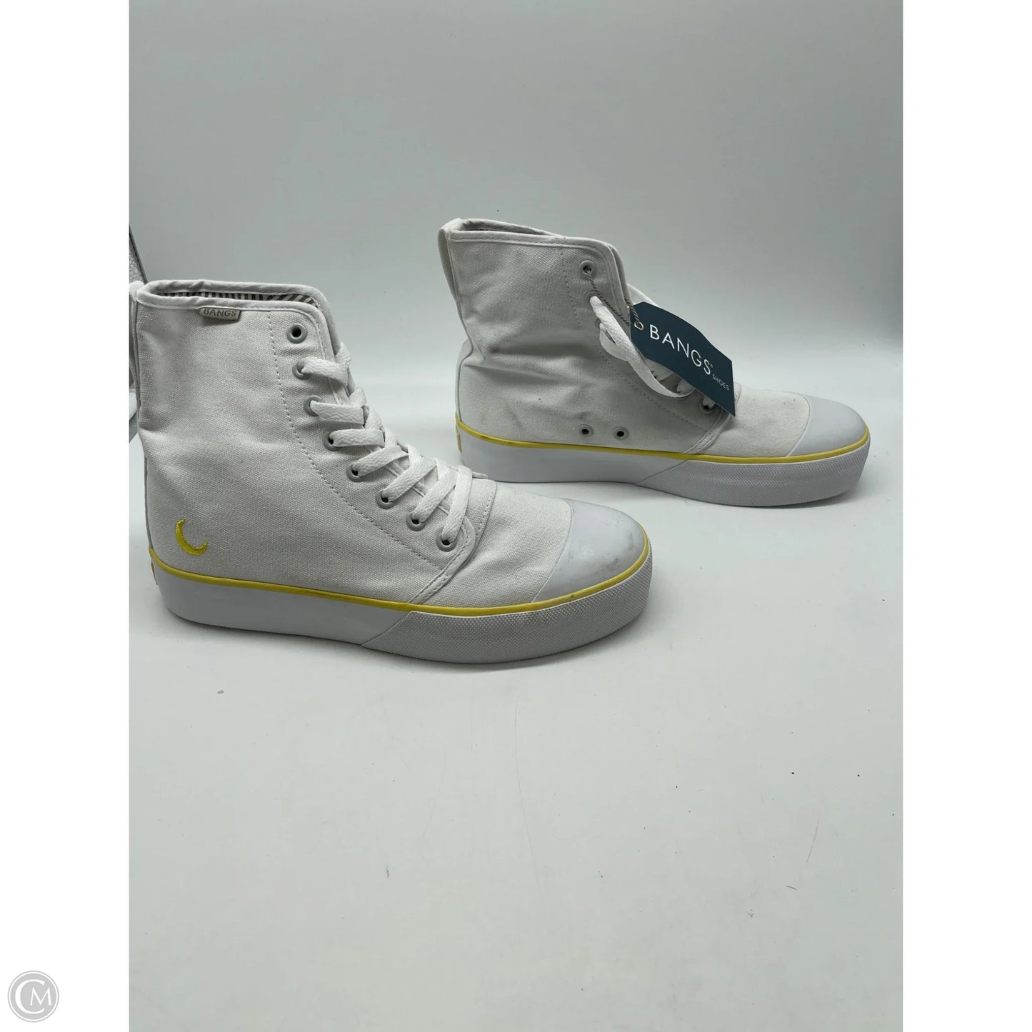 Shoes Sneakers By Clothes Mentor In White, Size: 8.5