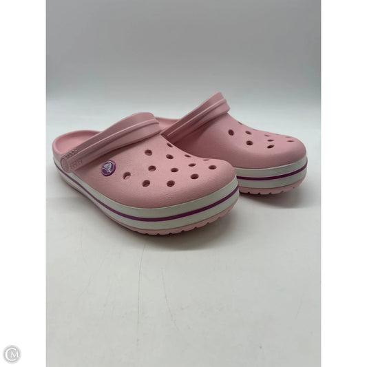 Shoes Flats By Crocs In Pink, Size: 8