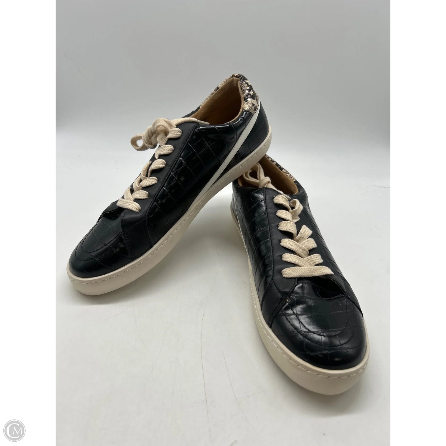 Shoes Sneakers By Clothes Mentor In Black, Size: 9